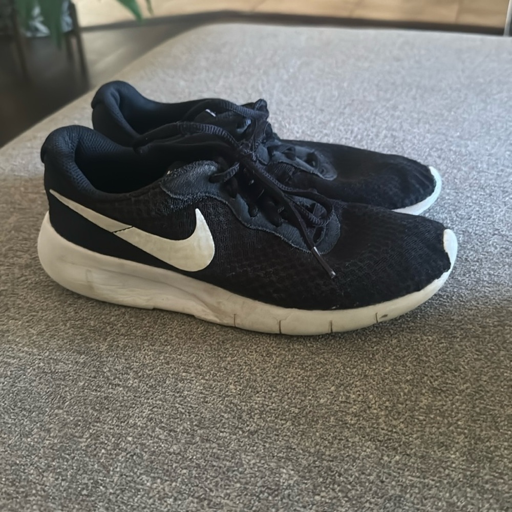 Nike Running Shoes size 6 black with white stripe